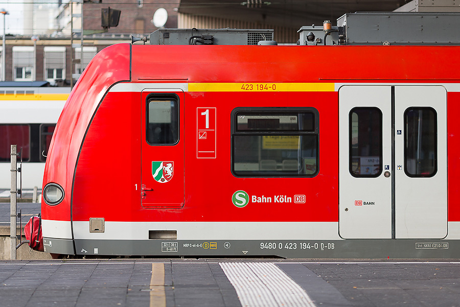 Герб на вагоне поезда в Кёльне. Германия