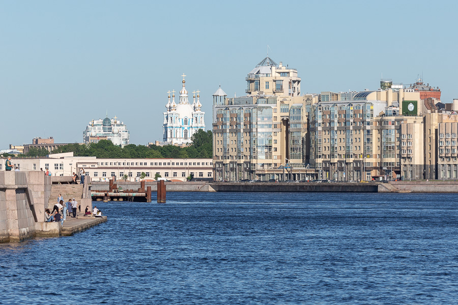 Набережная Робеспьера, 4 – худшие новые здания в Петербурге. Фото: © Александр Трофимов. 2020 