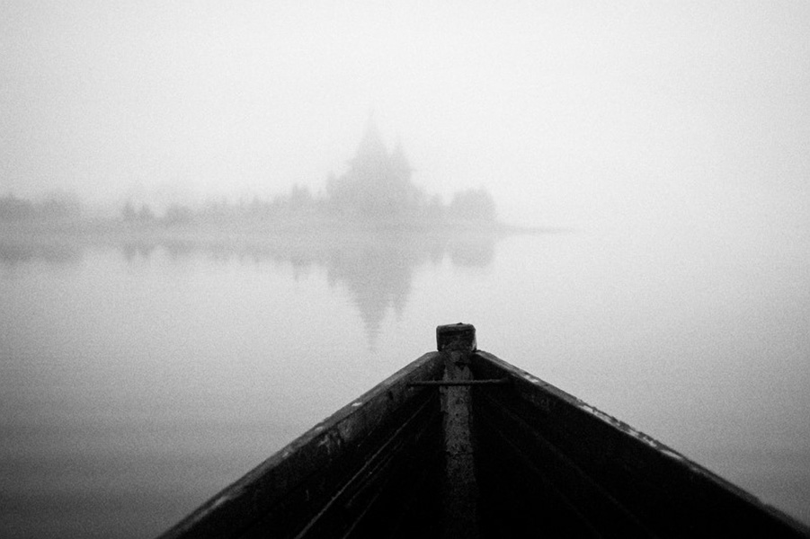 Персональная выставка известного российского фотографа Алексея Мякишева «Колодозеро».
