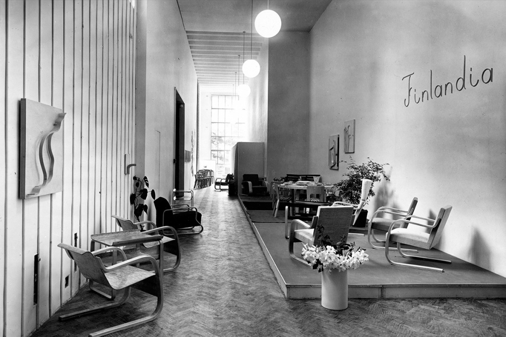 Экспозиция Artek на Миланской Триеннале 1936 года, оформленная Айно Аалто, получившей Гран-при выставки. Фото: © ARTEK ARCHIVE