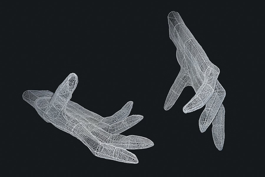 Наталия Цветкова. «Руки Творца». Инсталляция. 170х60 см. (каждый объект), металлический каркас, проволока. 2014 